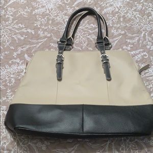 Wilson’s leather purse